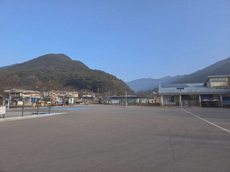 보도자료(20260102_구례군, 화엄주차장 무료 개방 운영 시작) 화엄주차장.jpg