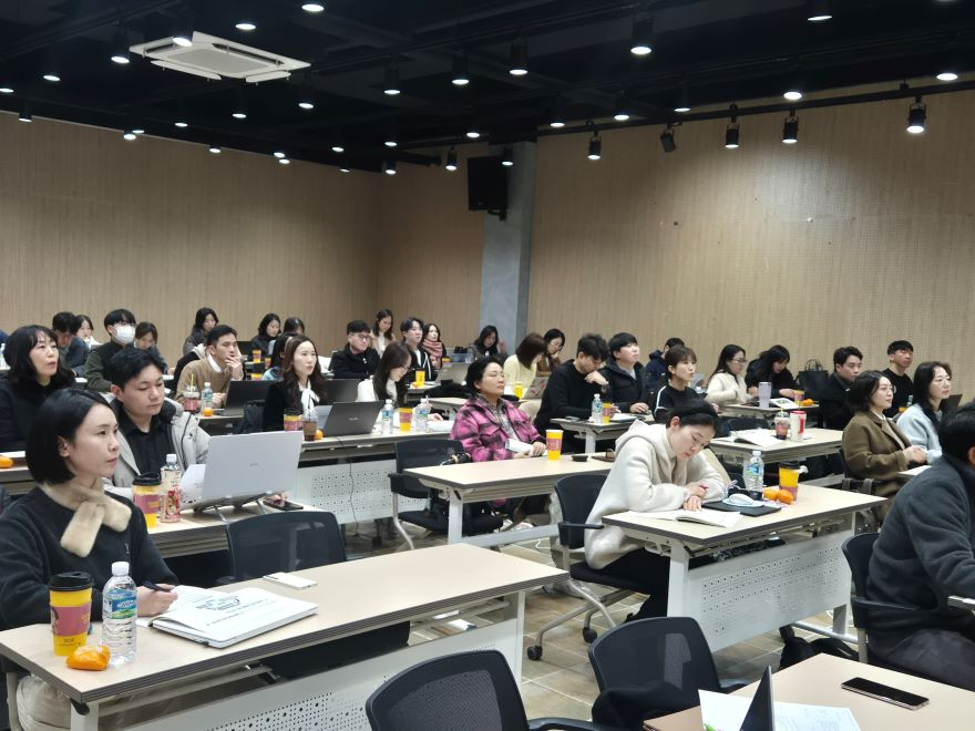 [사진1]_서·논술형_학생평가_역량강화_연수.jpg