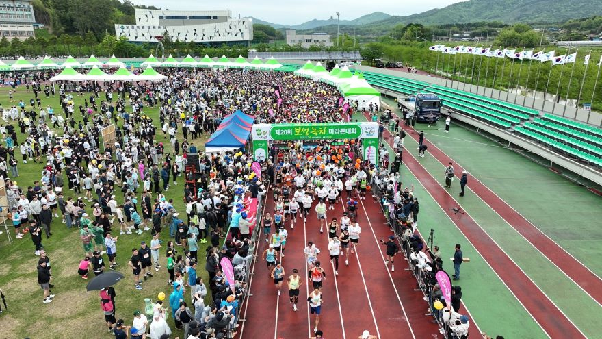 1-1. 보성군, 메타세쿼이아 길을 달리는 5월 2일 ‘제21회 보성녹차마라톤대회’_보성녹차마라톤대회 사진(2025년).jpg