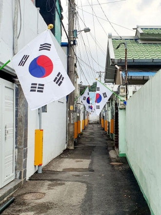 순천시 조곡동, 철도관사마을 기억 위에 번진 ‘태극기 물결’