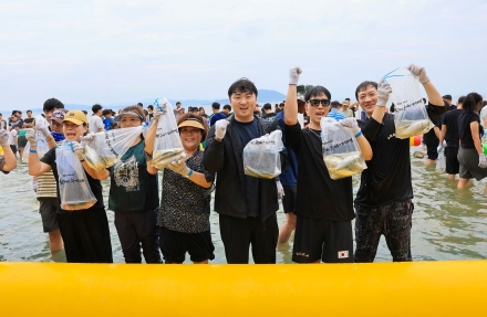 "가을 전어, 우리가 직접 잡아요!" 제18회 보성전어축제 전어잡기 체험 '성황'